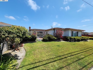 10899 Geil St, Castroville, CA 95012