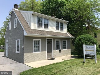 219 W Main St, Leola, PA 17540