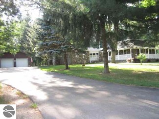 7861 N Lumberjack Rd, Riverdale, MI 48877