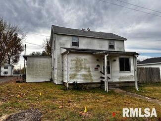 117 E Chambers St, Jacksonville, IL 62650