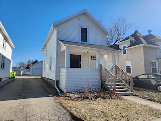 914 E Wisconsin St, Delavan, WI 53115