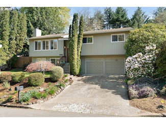 2962 SW Stanley Ct, Portland, OR 97219
