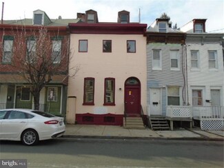 854 N 8th St, Reading, PA 19604