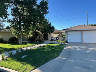 779 Almond Dr, Clovis, CA 93612