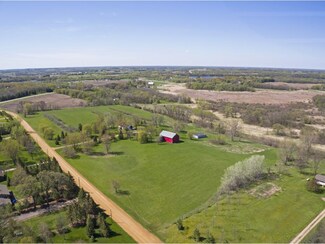 499 Nelson Rd, Maple Plain, MN 55359