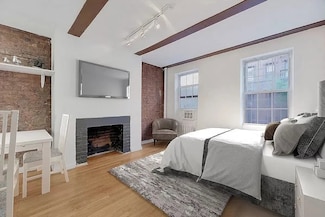 220 Sullivan St Unit 4C, New York, NY 10012