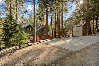 432 Clubhouse Dr, Lake Arrowhead, CA 92352