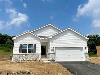 815 Bogey Ln, Maidsville, WV 26541