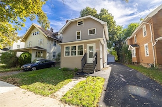 77 Chapin St, Rochester, NY 14621