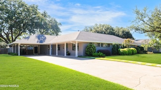 302 White Oak Dr, Lafayette, LA 70506