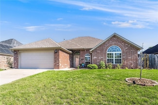 303 Camden Dr, Rogers, AR 72756