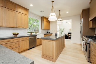 10726 Hawes End Ct, Las Vegas, NV 89183