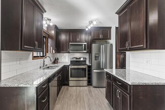 11578 Carriage Ct, Eden Prairie, MN 55344