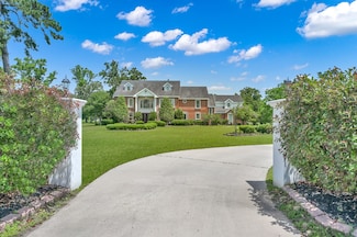 15203 Wildwood Cir, Magnolia, TX 77354