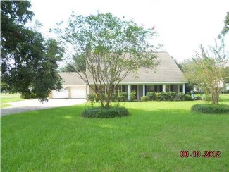 1670 Duchamp Rd, Broussard, LA 70518