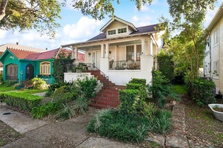 912 Wilson Dr, New Orleans, LA 70119