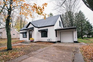 113 N Andrews Ave, Greenwood, WI 54437
