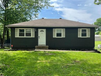 3910 S Harbaugh Dr, Independence, MO 64055