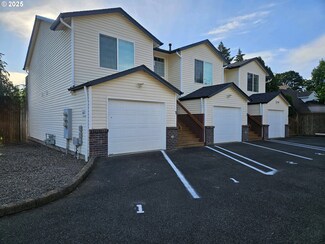 607 W 1st St, Newberg, OR 97132