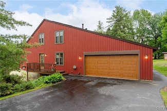 7672 Pinebluff Cir, Manlius, NY 13104