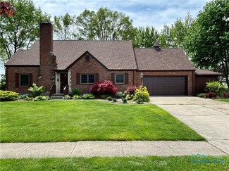 633 W Smith St, Gibsonburg, OH 43431