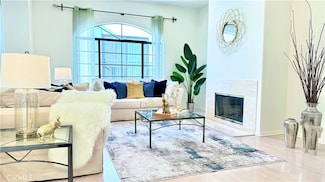453 S Barrington Ave Unit 403, Los Angeles, CA 90049