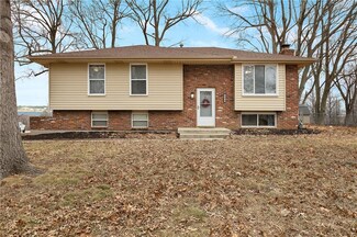 1620 SE Manor Place, Blue Springs, MO 64014