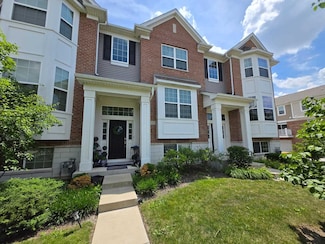 522 Fairway Dr, Naperville, IL 60563
