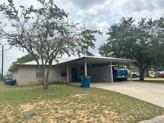 821 Nancy Ln, Pleasanton, TX 78064