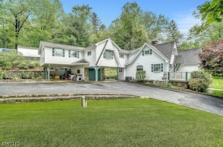2 Troll Ln, Rockaway, NJ 07866