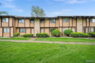 2104 Gascony Dr, Lake Saint Louis, MO 63367