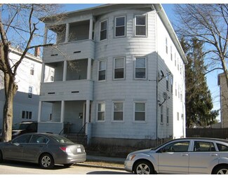 53 Deerfield St, Worcester, MA 01602