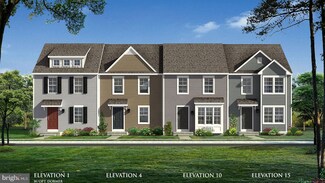 13 Scrub Pine Ct, Bunker Hill, WV 25413