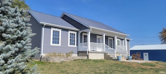 121 Fletcher St, Switz City, IN 47465