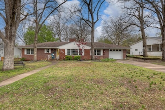 611 E 33rd St, Joplin, MO 64804