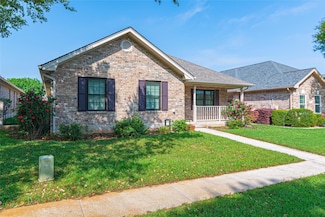668 Sagewood Pkwy, Seguin, TX 78155