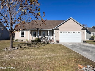 902 Eastman Creek Dr, Beaufort, NC 28516