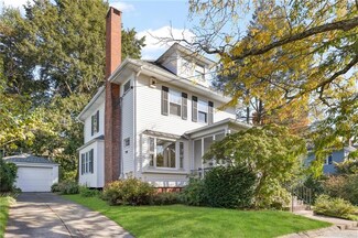 22 Woodbury St, Providence, RI 02906