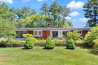 2 Fernandes Cir, Norton, MA 02766