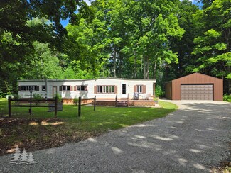 5005 Gamble Rd, Lewiston, MI 49756