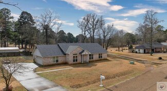 5705 Independence Cir, Texarkana, TX 75503