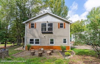 577 Duck Harbor Rd, Equinunk, PA 18417