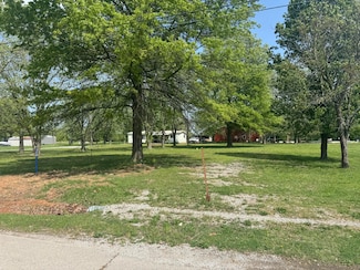 614 Lake St, Greenfield, MO 65661