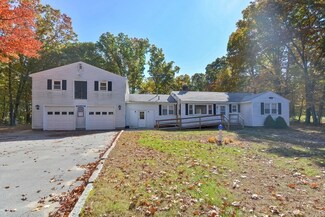 324 Hartford Ave W, Uxbridge, MA 01569