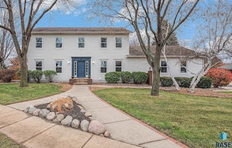 2701 E Thomas Cir, Sioux Falls, SD 57103