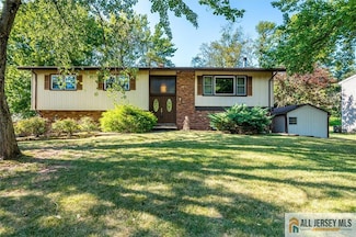 32 Chandler Rd, Edison, NJ 08820