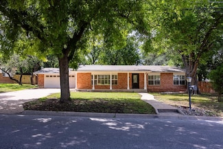 541 Cardinal Dr, Kerrville, TX 78028