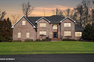 3 Jordan Ct, Farmingdale, NJ 07727