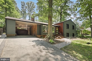 3411 Stoneybrae Dr, Falls Church, VA 22044