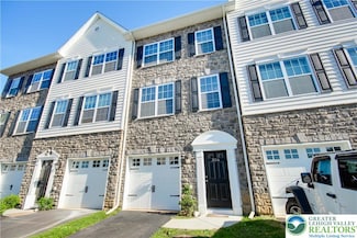 304 Stonewood Ln, Hellertown, PA 18055